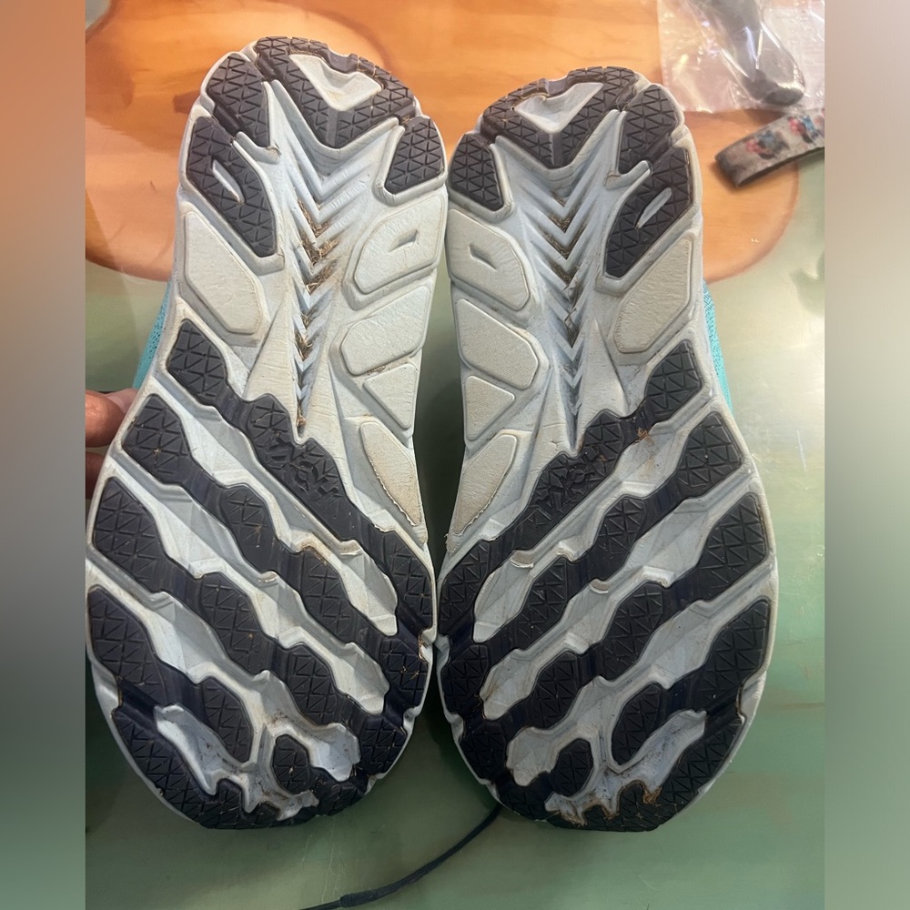 HOKA Clifton 8 - Picture 2 of 7